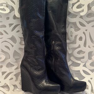 Boutique 9 Black Wedge Shoes Sleek Design